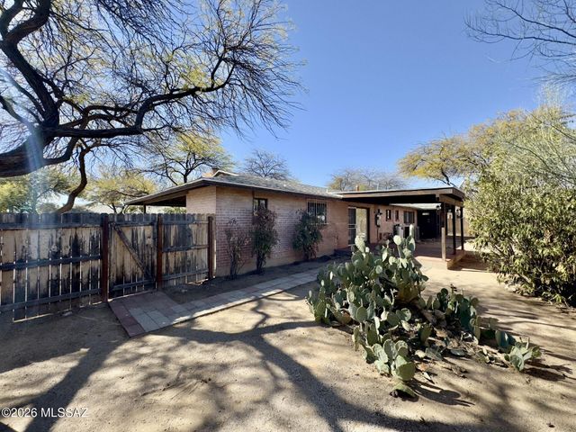 5427 E Eastland Street, Tucson, AZ 85711
