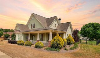 125 Hawthorn Way, Hoschton, GA 30548