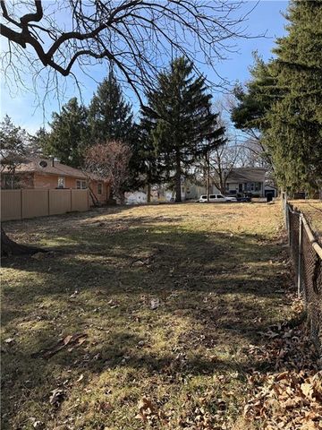 6035 Charlotte Street, Kansas City, MO 64110