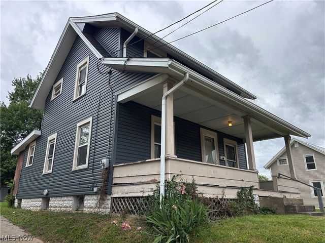 1713 Regal Avenue NE, Canton, OH 44705