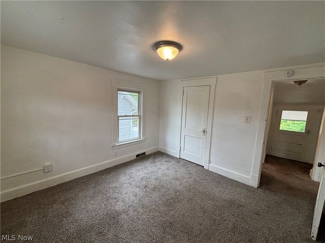 1713 Regal Avenue NE, Canton, OH 44705