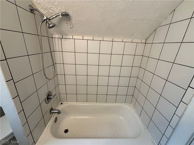 1713 Regal Avenue NE, Canton, OH 44705