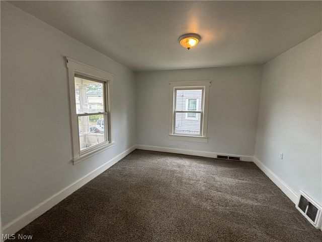 1713 Regal Avenue NE, Canton, OH 44705