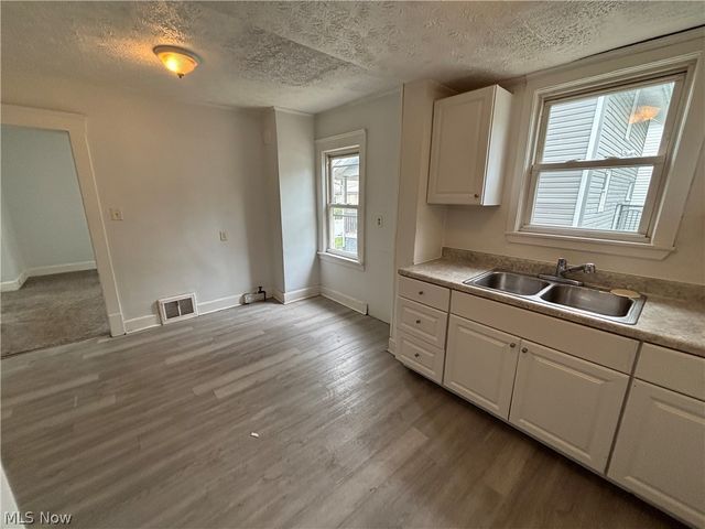 1713 Regal Avenue NE, Canton, OH 44705