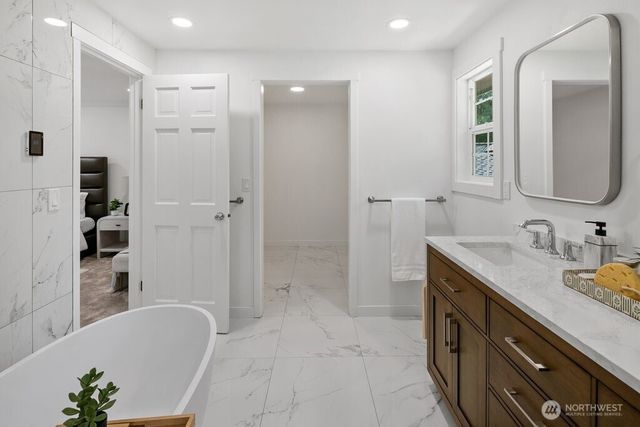 18122 NE 127th Street, Redmond, WA 98052