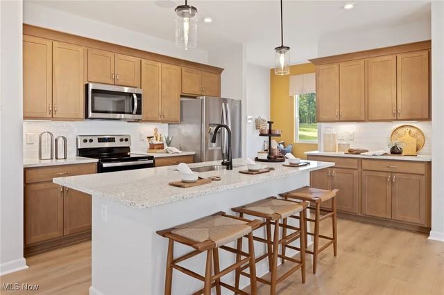 2790 Grayson Drive, Medina, OH 44256