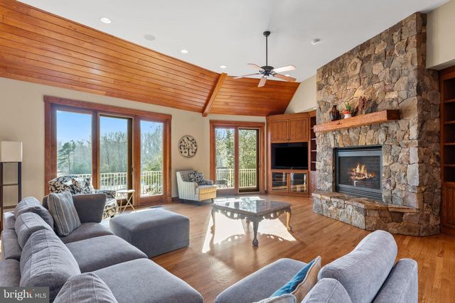 3535 MEADOW RD, Sandston, VA 23150