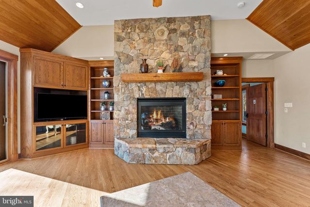 3535 MEADOW RD, Sandston, VA 23150