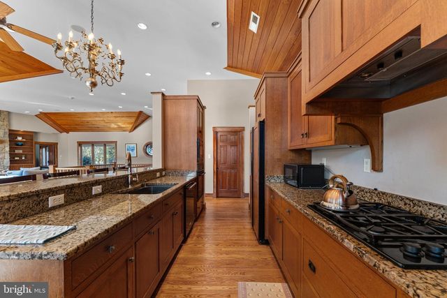 3535 MEADOW RD, Sandston, VA 23150