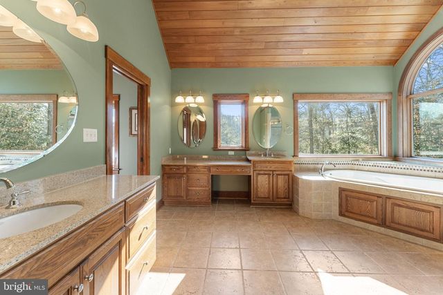 3535 MEADOW RD, Sandston, VA 23150