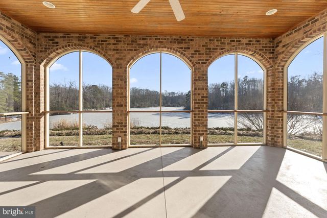 3535 MEADOW RD, Sandston, VA 23150