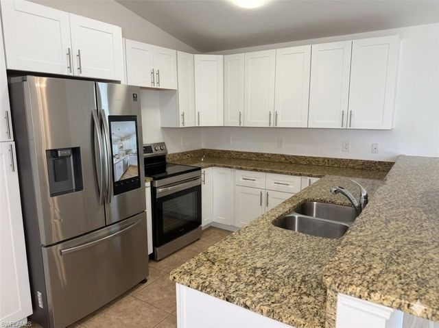 318 SE 46th LN, Cape Coral, FL 33904