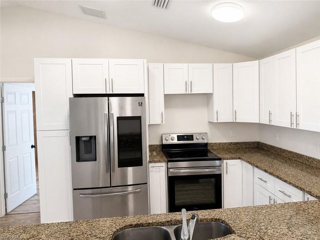 318 SE 46th LN, Cape Coral, FL 33904