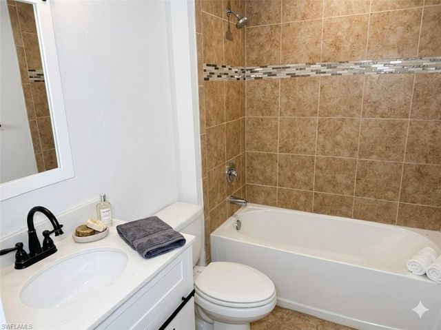 318 SE 46th LN, Cape Coral, FL 33904