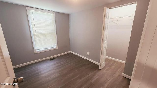 2102 Adams Ave, Knoxville, TN 37917