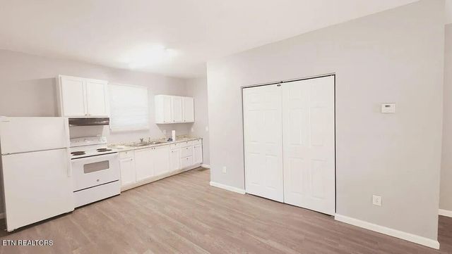 2102 Adams Ave, Knoxville, TN 37917