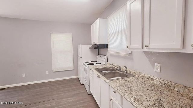2102 Adams Ave, Knoxville, TN 37917