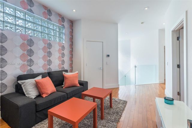 1651 NE 196th St, Miami, FL 33179