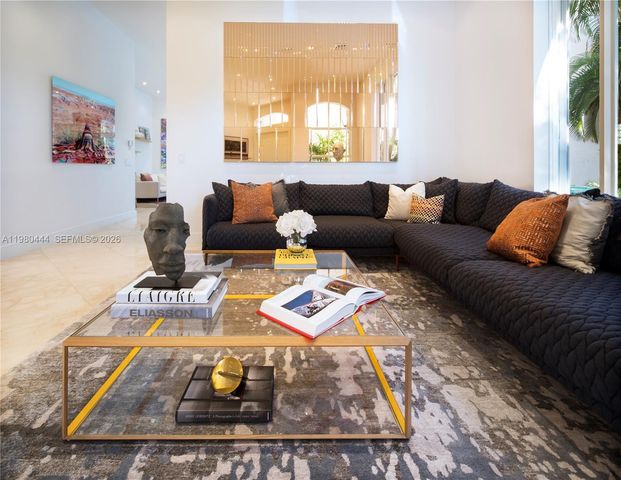 1651 NE 196th St, Miami, FL 33179