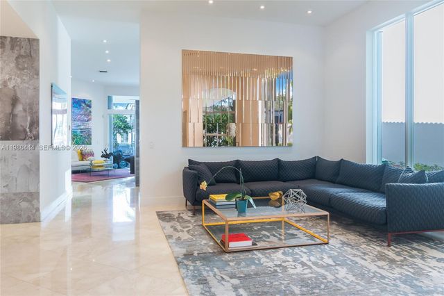 1651 NE 196th St, Miami, FL 33179