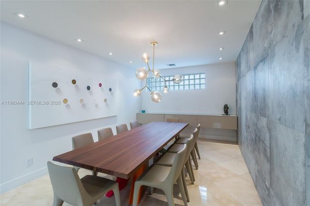 1651 NE 196th St, Miami, FL 33179