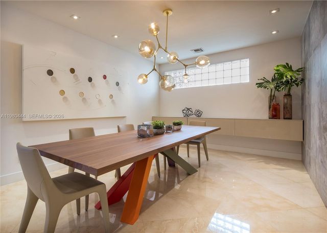 1651 NE 196th St, Miami, FL 33179