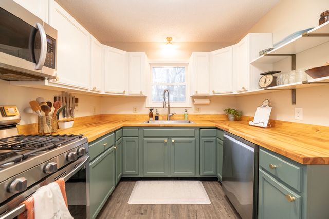 58420 Sunset Shores Court, Three Rivers, MI 49093