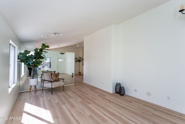 3053 W CAT BALUE Drive, Phoenix, AZ 85027