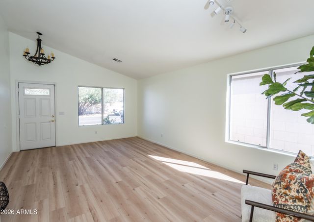 3053 W CAT BALUE Drive, Phoenix, AZ 85027