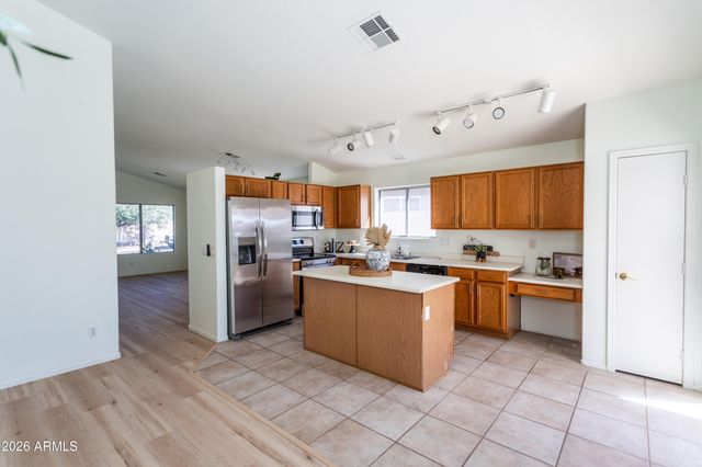 3053 W CAT BALUE Drive, Phoenix, AZ 85027