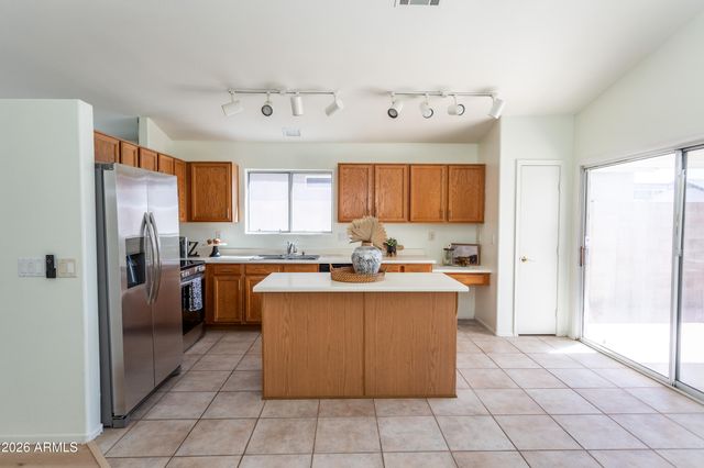 3053 W CAT BALUE Drive, Phoenix, AZ 85027