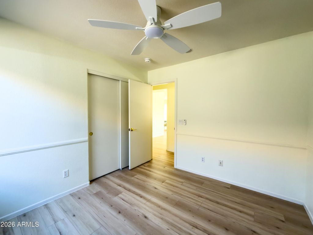 Image 13 of property listing at 3053 W CAT BALUE Drive, Phoenix, AZ 85027