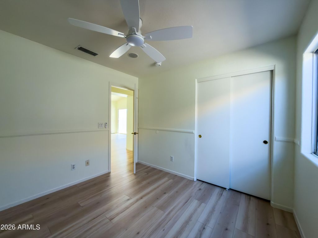 Image 14 of property listing at 3053 W CAT BALUE Drive, Phoenix, AZ 85027