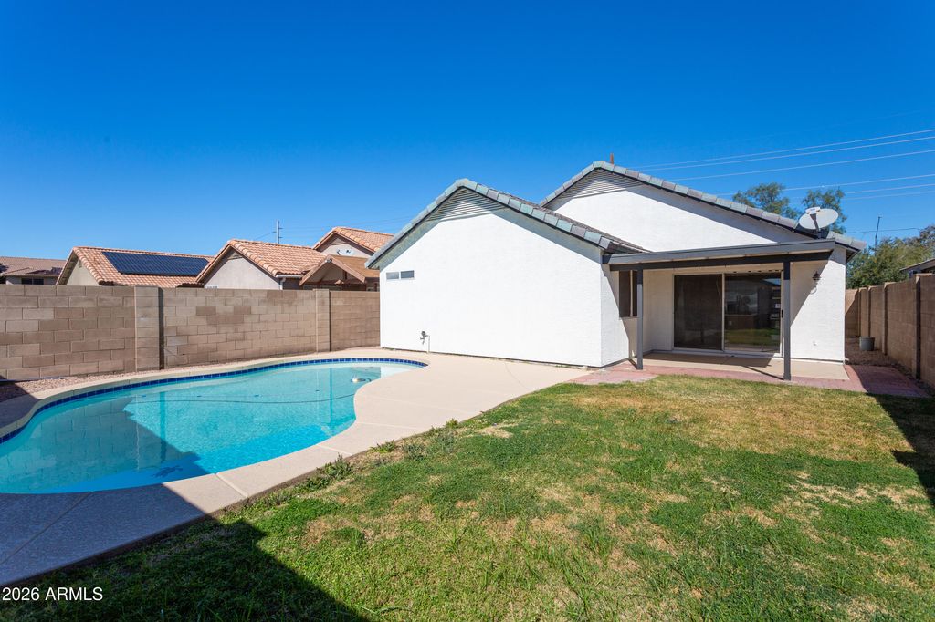 Image 18 of property listing at 3053 W CAT BALUE Drive, Phoenix, AZ 85027