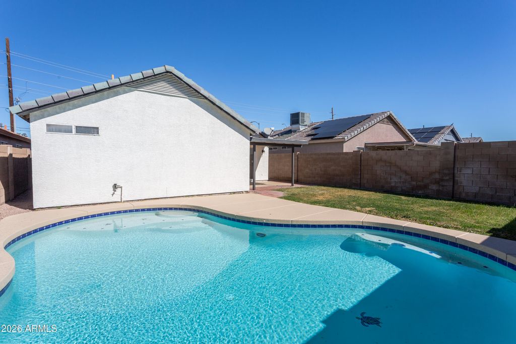 Image 19 of property listing at 3053 W CAT BALUE Drive, Phoenix, AZ 85027