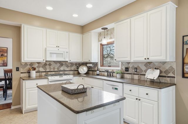 718 Westray Drive, Westerville, OH 43081