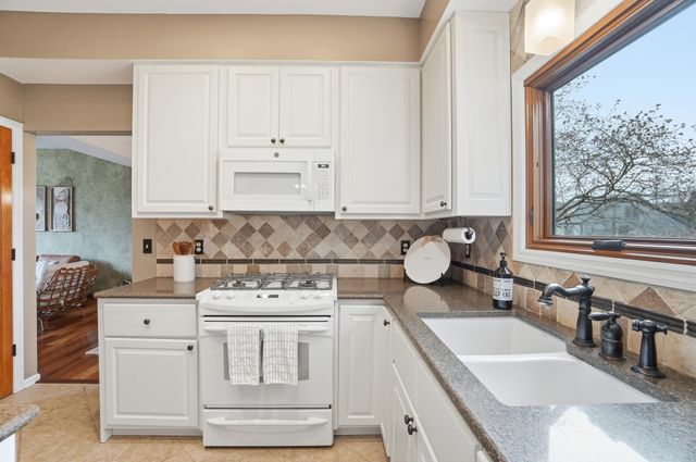 718 Westray Drive, Westerville, OH 43081