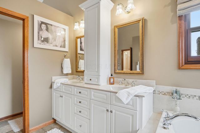 718 Westray Drive, Westerville, OH 43081