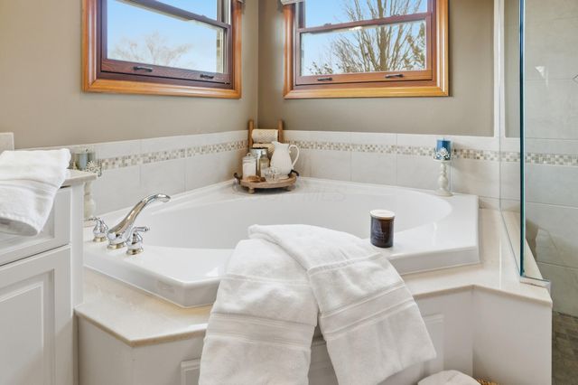 718 Westray Drive, Westerville, OH 43081