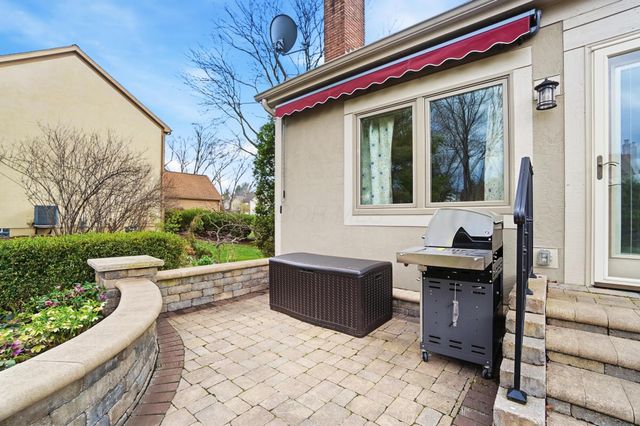 718 Westray Drive, Westerville, OH 43081