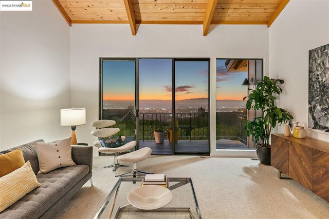 23 Binnacle HL, Oakland, CA 94618