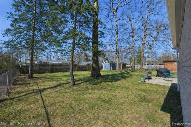 1389 Bielby Street, Waterford, MI 48328