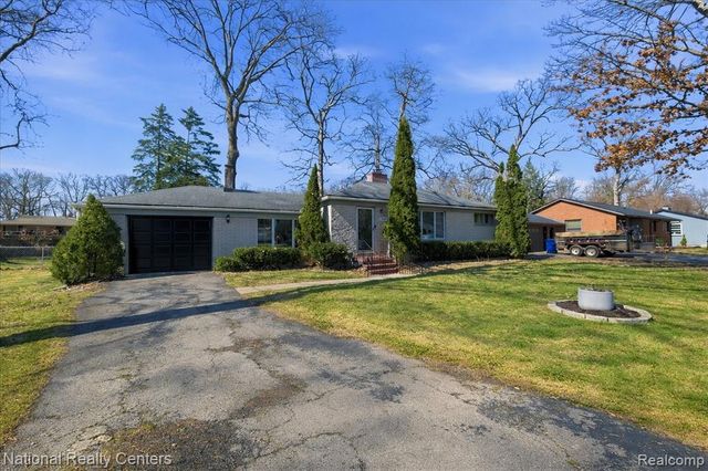 1389 Bielby Street, Waterford, MI 48328