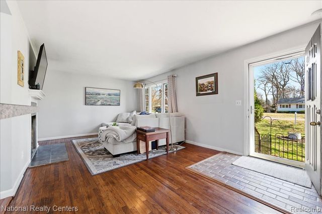 1389 Bielby Street, Waterford, MI 48328