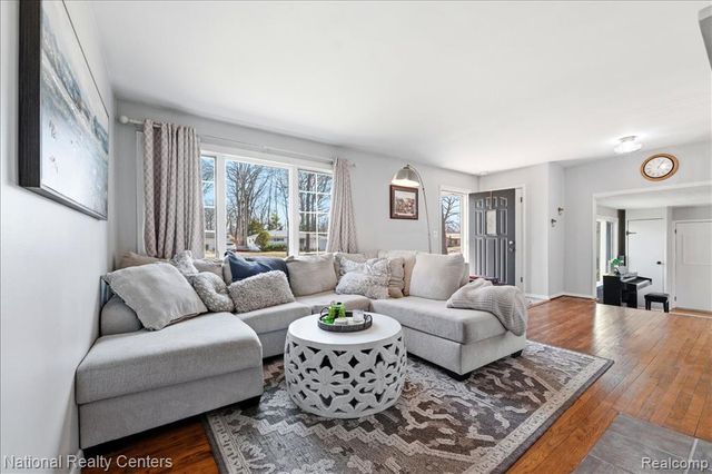 1389 Bielby Street, Waterford, MI 48328