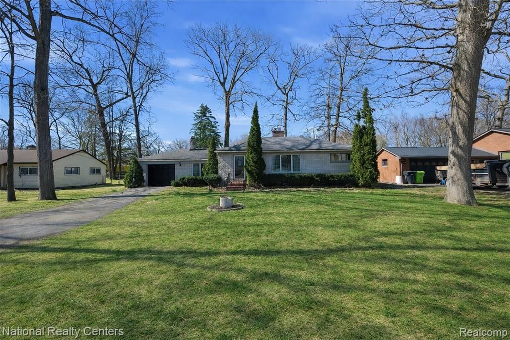 1389 Bielby Street, Waterford, MI 48328