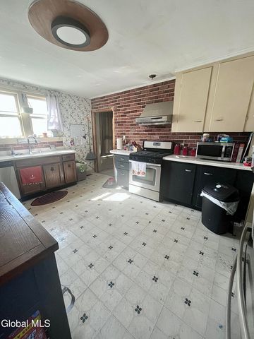 204-206 Wells Street, Johnstown, NY 12095