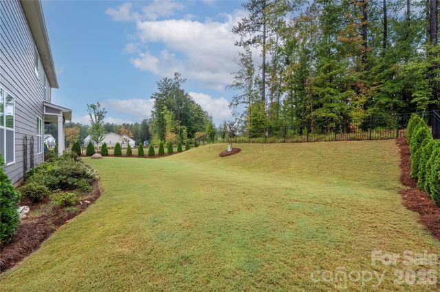 121 Rhuidean Court, Troutman, NC 28166
