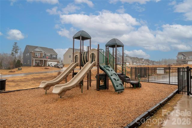 121 Rhuidean Court, Troutman, NC 28166