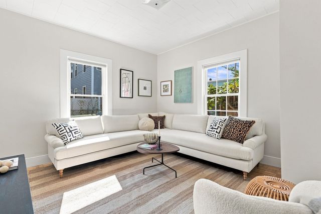 135 Tremont St, Cambridge, MA 02139